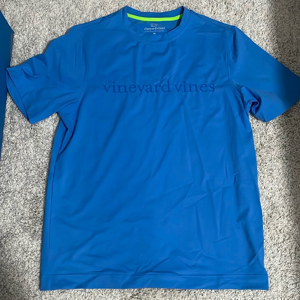 Men’s performance style vineyard vines, short sleeve shirt